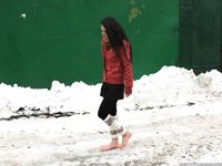 Feet - Lika - 2014-05-22 Barefoot in the legwarmers