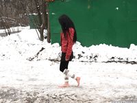 Feet - Lika - 2014-05-22 Barefoot in the legwarmers