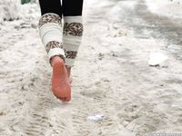 Feet - Lika - 2014-05-22 Barefoot in the legwarmers