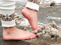 Feet - Lika - 2014-05-22 Barefoot in the legwarmers