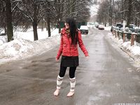 Feet - Lika - 2014-05-22 Barefoot in the legwarmers