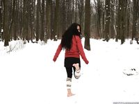 Feet - Lika - 2014-05-22 Barefoot in the legwarmers