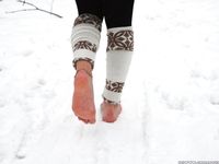 Feet - Lika - 2014-05-22 Barefoot in the legwarmers