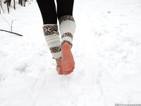 Feet - Lika - 2014-05-22 Barefoot in the legwarmers