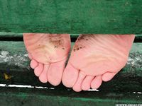 Feet - Lika - 2014-05-22 Barefoot in the legwarmers