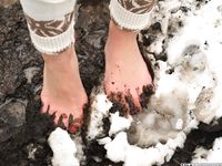 Feet - Lika - 2014-05-22 Barefoot in the legwarmers