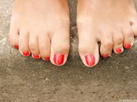 Feet - Lilia + Anna - 2008-02-11 Naughty bare feet