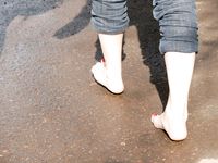 Feet - Lilia + Nadja - 2007-07-10 Frozen soles