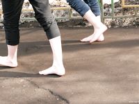 Feet - Lilia + Nadja - 2007-07-10 Frozen soles