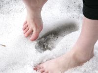 Feet - Lilia + Nadja - 2007-07-10 Frozen soles