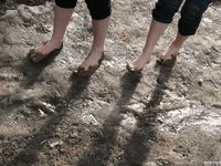 Feet - Lilia + Nadja - 2007-07-10 Frozen soles
