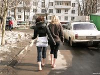 Feet - Lilia + Nadja - 2007-07-10 Frozen soles