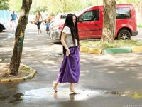 Feet - Liza - 2014-12-26 Barefoot tease