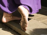 Feet - Liza - 2014-12-26 Barefoot tease