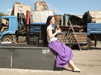 Feet - Liza - 2014-12-26 Barefoot tease