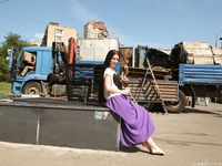 Feet - Liza - 2014-12-26 Barefoot tease