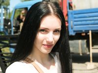 Feet - Liza - 2014-12-26 Barefoot tease