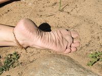 Feet - Liza - 2014-12-26 Barefoot tease