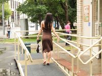 Feet - Liza C - 2017-12-08 Barefoot in the wet street