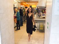 Feet - Liza C - 2017-12-08 Barefoot in the wet street