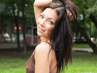 Feet - Liza C - 2017-12-08 Barefoot in the wet street