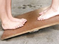 Feet - Luisa + Lena E - 2008-04-03 Naughty barefoot girls
