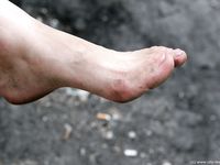 Feet - Luisa + Lena E - 2008-04-03 Naughty barefoot girls