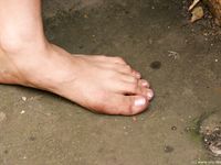 Feet - Luisa + Lena E - 2008-04-03 Naughty barefoot girls