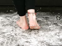 Feet - Luisa A + Nastya C - 2012-03-03 Two shivering girls