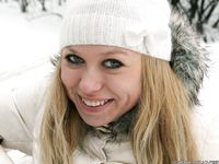 Feet - Luisa A + Nastya C - 2012-03-03 Two shivering girls