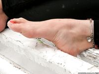 Feet - Luisa A + Nastya C - 2012-03-03 Two shivering girls