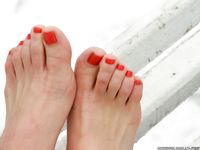 Feet - Luisa A + Nastya C - 2012-03-03 Two shivering girls