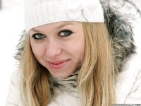 Feet - Luisa A + Nastya C - 2012-03-03 Two shivering girls