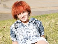 Feet - Maggie - 2009-11-26 Sunny girl with dirty soles