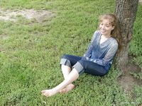 Feet - Maria - 2004-02-27 Barefooted in the megapolis