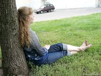 Feet - Maria - 2004-02-27 Barefooted in the megapolis