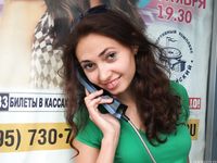 Feet - Maria D - 2014-04-04 Slender girl in shorts