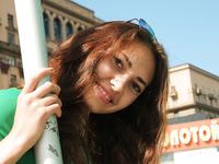 Feet - Maria D - 2014-04-04 Slender girl in shorts