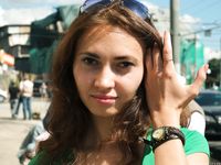 Feet - Maria D - 2014-04-04 Slender girl in shorts