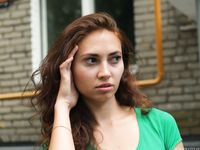 Feet - Maria D - 2014-04-04 Slender girl in shorts