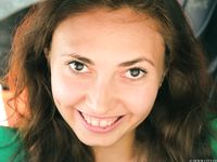 Feet - Maria D - 2014-04-04 Slender girl in shorts