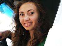 Feet - Maria D - 2014-04-04 Slender girl in shorts