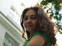 Feet - Maria D - 2014-04-04 Slender girl in shorts