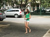 Feet - Maria D - 2014-04-04 Slender girl in shorts