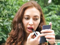 Feet - Maria D - 2014-04-04 Slender girl in shorts