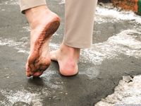 Feet - Maria E - 2014-10-27 Good weather for walking barefoot