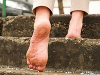 Feet - Maria E - 2014-10-27 Good weather for walking barefoot