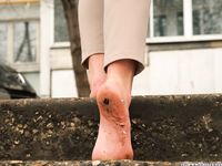 Feet - Maria E - 2014-10-27 Good weather for walking barefoot