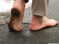 Feet - Maria E - 2014-10-27 Good weather for walking barefoot