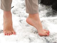 Feet - Maria E - 2014-10-27 Good weather for walking barefoot